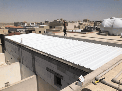لماذا تختار شركة توريد وتركيب ساندوتش بانل حي الخالديه؟
